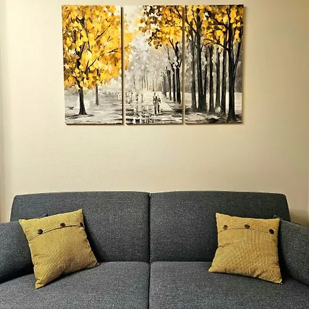 Golden Apartment *